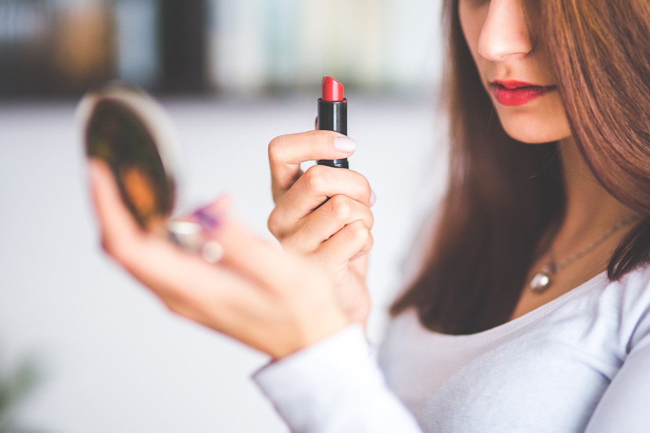 Akcesoria do makijażu: lustra do makijażu makeup